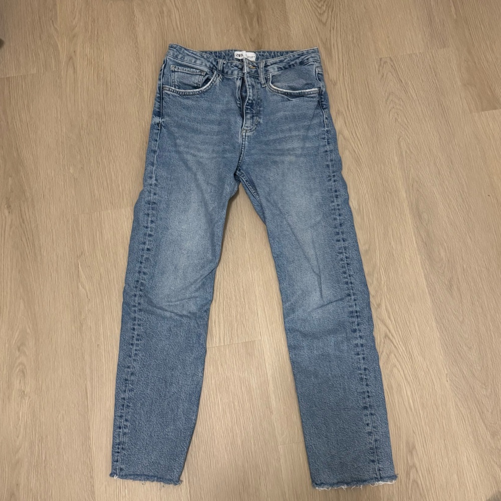 Zara Men's Straight Blue Jeans